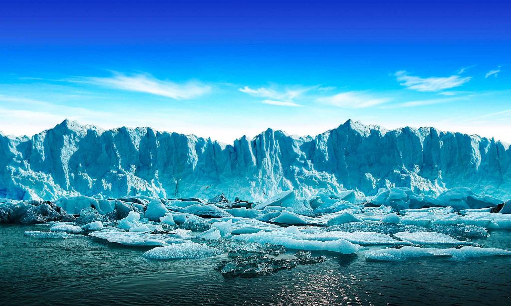 Comisión de Medio Ambiente presentó proyecto de ley de Protección de Glaciares al Ministro Badenier