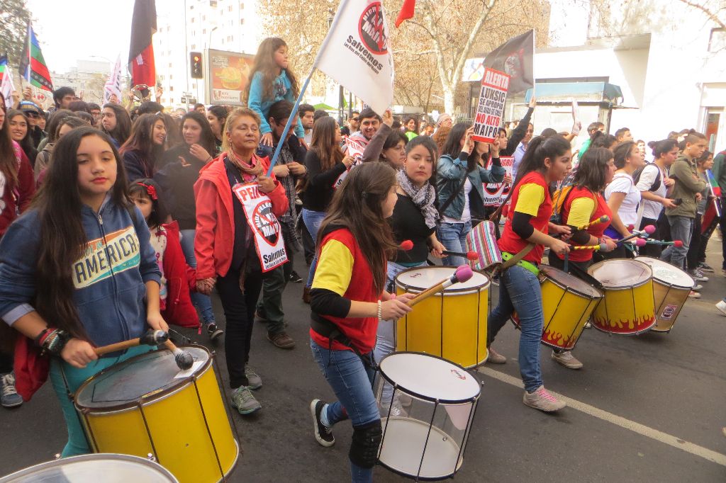 Marcha contra Alto Maipo congrego más de 70 organizaciones
