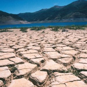Advierten complejo panorama hídrico en Región Metropolitana: sequías se duplicarán en 30 años más
