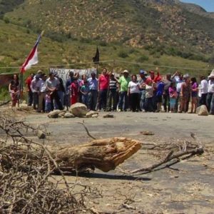 La épica batalla de la comunidad de Caimanes: No deponen toma y pasarán las fiestas luchando porque se haga justicia