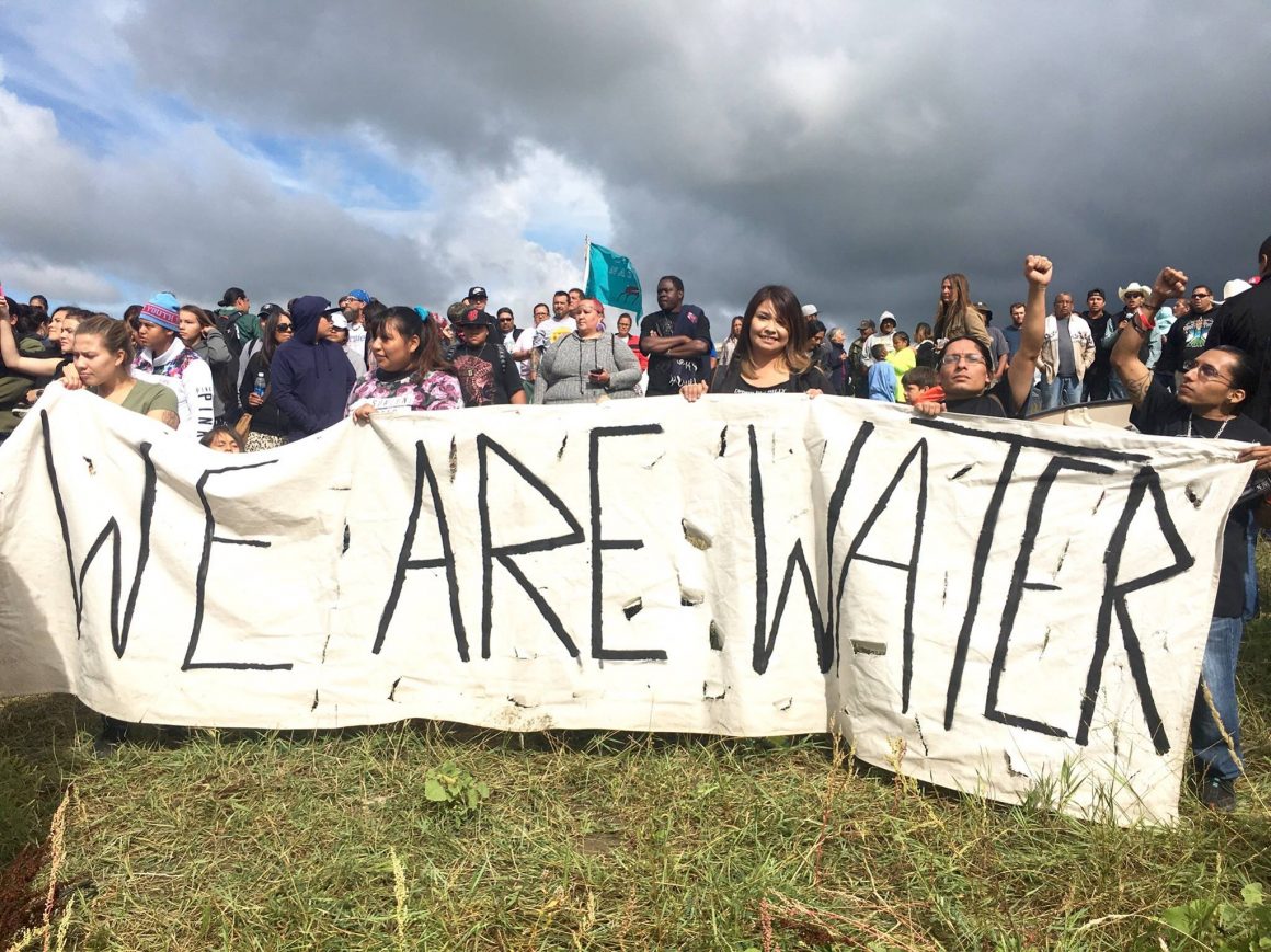 Sioux ganan batalla por el agua en Standing Rock