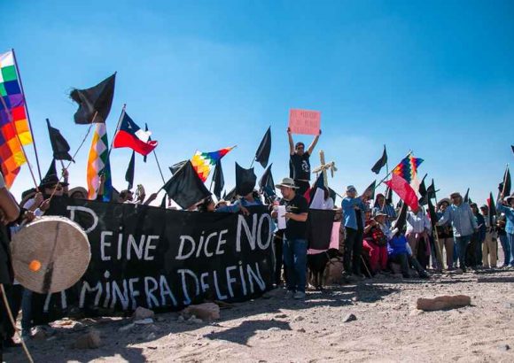 Marcha pacífica en el desierto de Atacama por rechazo a proyecto minero