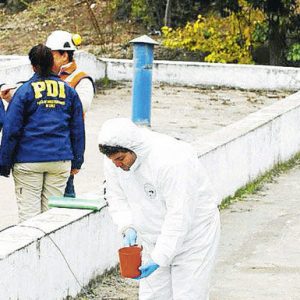 Fiscalía indaga posible delito ambiental tras derrame de parafina en río mapocho